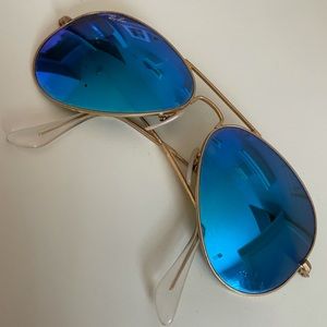 Blue RayBan aviators